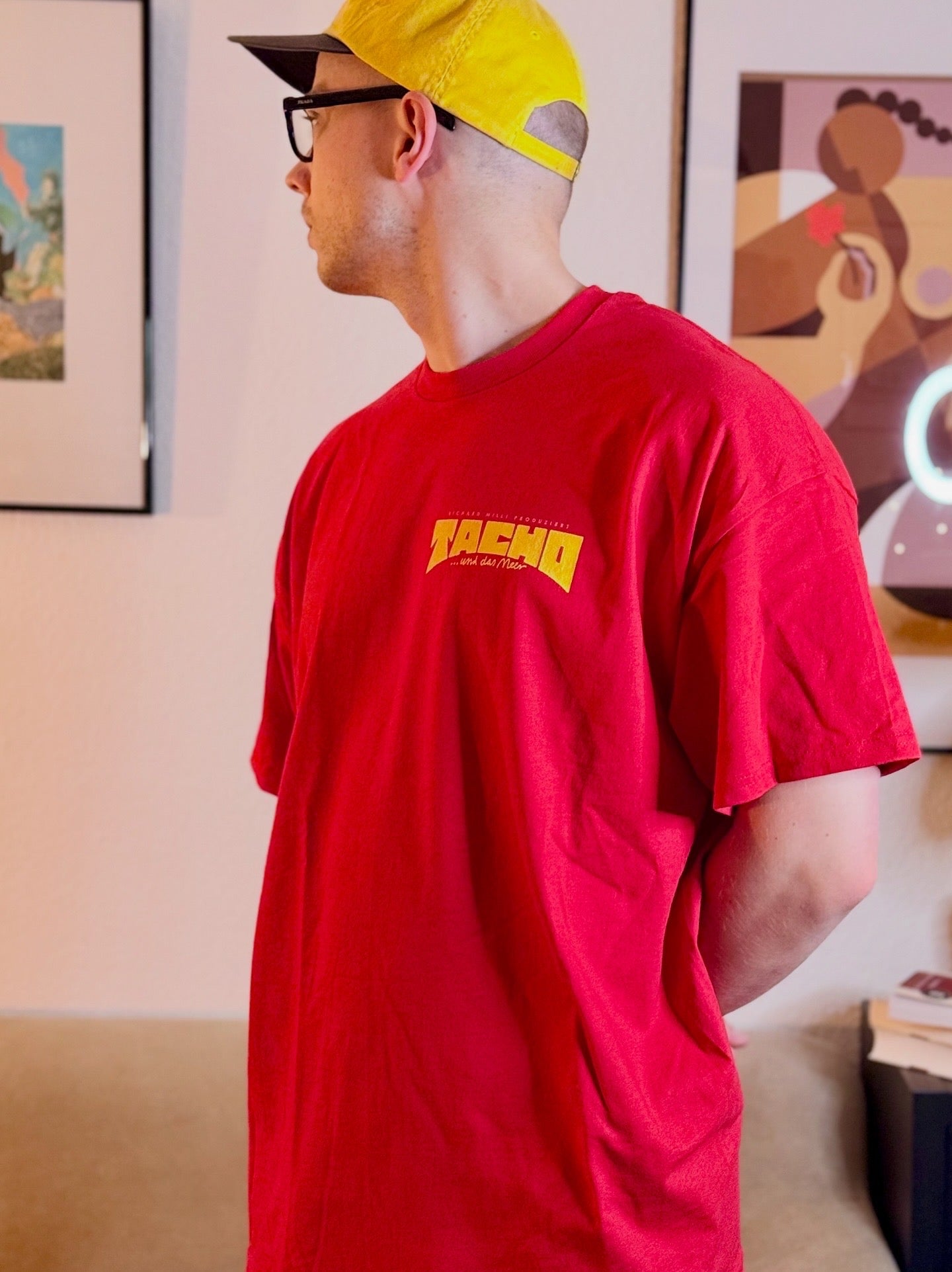 Tacho und Richard Milli – ... und das Meer – Red T-Shirt