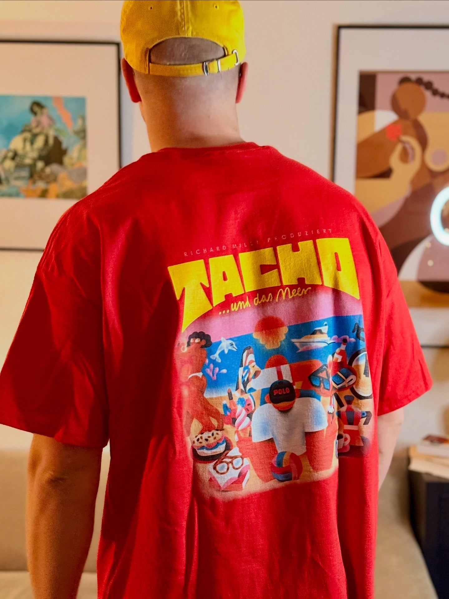 Tacho und Richard Milli – ... und das Meer – Red T-Shirt